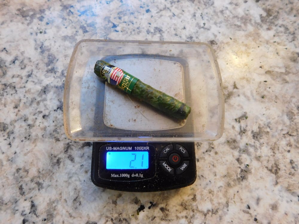2 to 2.5 gram small sized hemp cigar